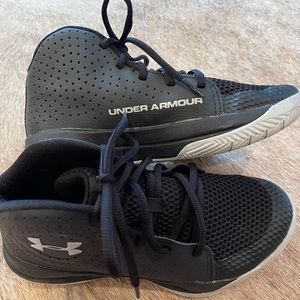 Kids Under Armour Basketball Shoes